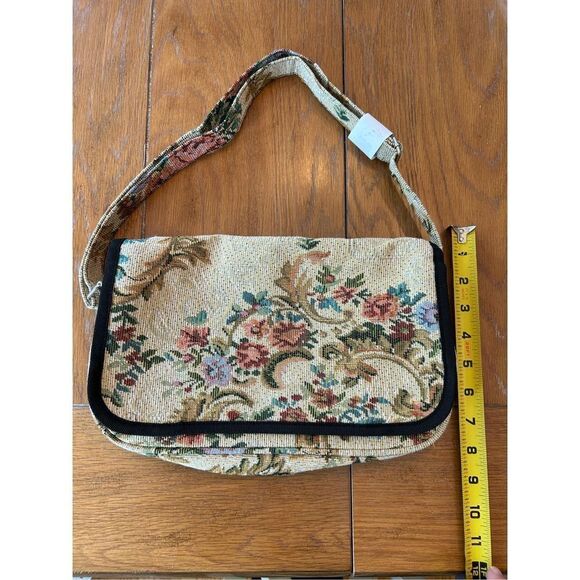 Vintage Floral Tapestry Shoulder Bag. Has lots of pockets/sections. Brown and Ta - Picture 6 of 7